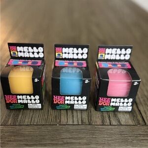 NeeDoh Mello Mallo Color-Changing Marshmallow Squishy - Blue, Pink or Yellow